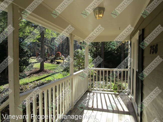 Building Photo - 4 br, 2.5 bath House - 756 Casteel Road