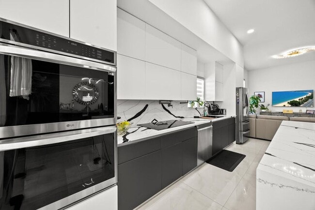 Foto del edificio - 7056 Lombardy St