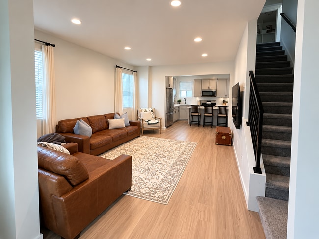 Building Photo - 9277 N Scenic Mountain Dr
