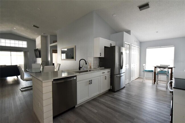 Building Photo - 4854 Sabal Harbour Dr