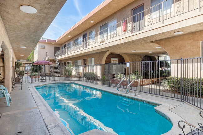 Building Photo - Vanowen Plaza