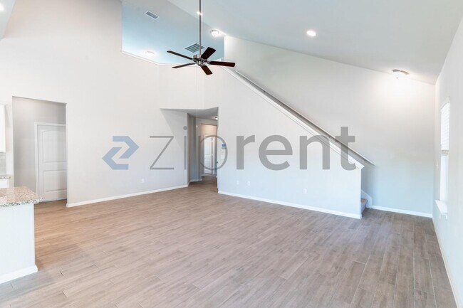 Building Photo - Unit