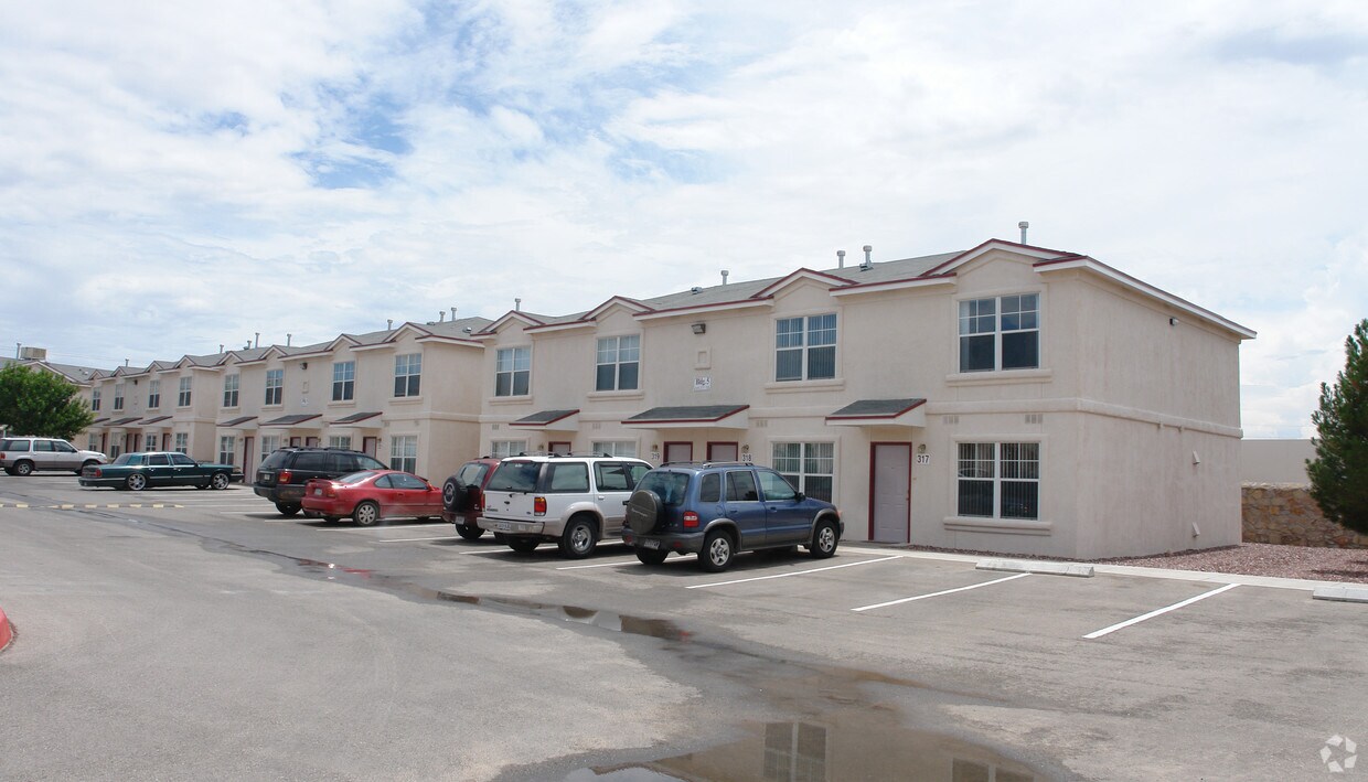 Desert Breeze Apartments in El Paso, TX