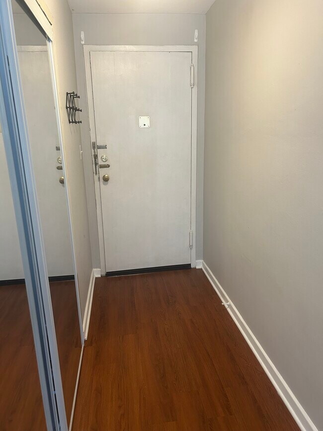 Foto del edificio - 11720 Edgewater Dr