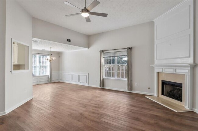 Foto del edificio - 2295 Winthrope Way Dr