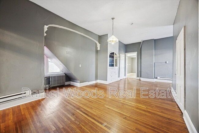 Building Photo - 330 Kerlin St