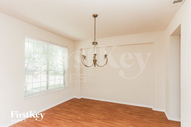 Foto del edificio - 3213 Bloomfield Trail