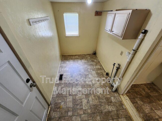 Foto del edificio - 908 E 15th St