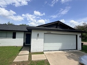 Building Photo - 15865 Ridgeroe Ln