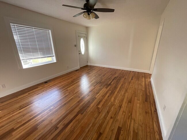 Foto del edificio - 2115 W Gilbert Ln