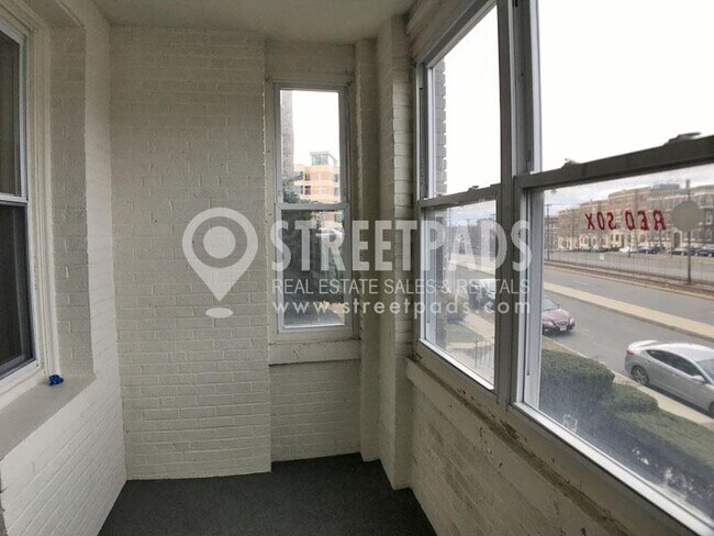 Building Photo - 1 bedroom in Boston MA 02135