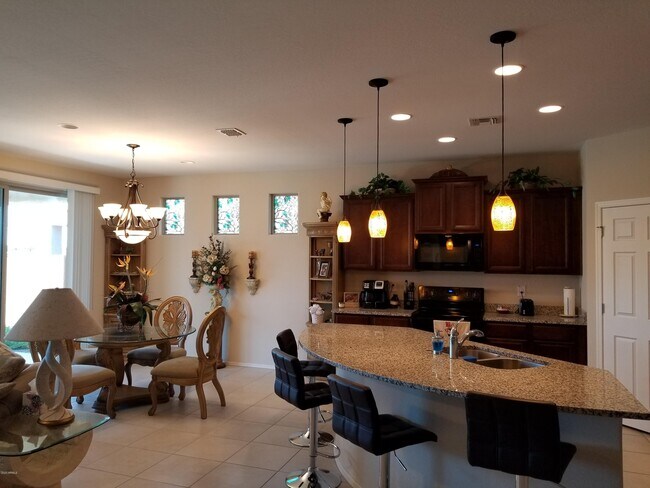 Foto del edificio - 26237 W Matthew Dr