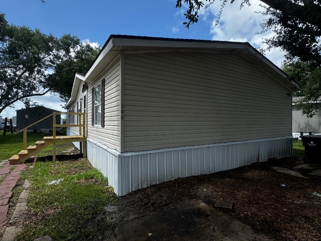 Photo - 144 Fox Meadow Dr (Alvin, TX) House