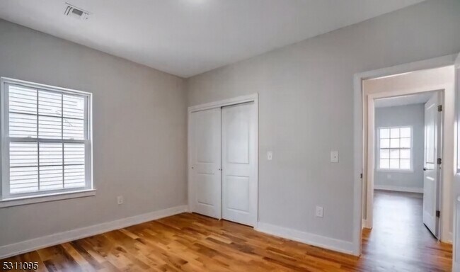 Building Photo - 313 Doyle St