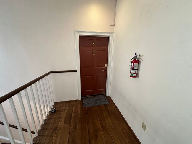 Foto del edificio - Charming Apartment is Downtown Fredericksburg