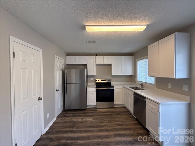 Foto del edificio - 300 N Main St