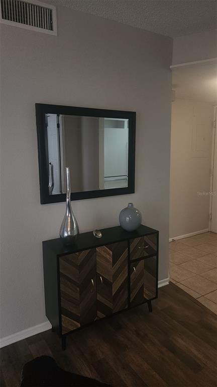 Foto del edificio - 588 Fairways Ln