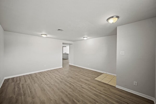 Building Photo - 4403 Trafalgar Dr