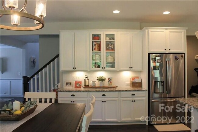 Building Photo - 5BR House in Concord
