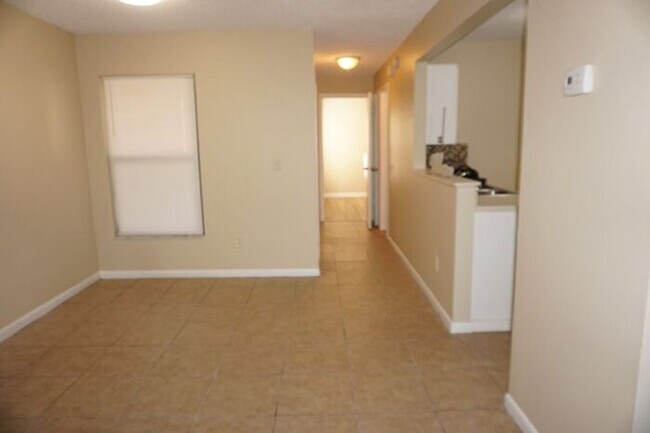 Foto del edificio - 2 Bedroom 2 Bathroom Townhome near NAS Jax