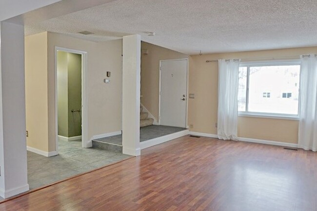 Building Photo - 3348 Monticello Ct