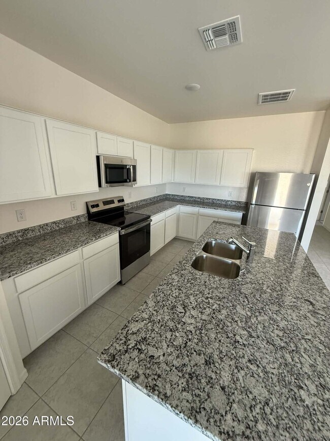 Building Photo - 4342 E Kolin Ln