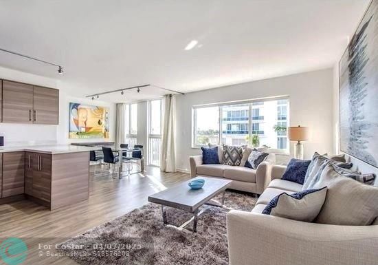 Foto del edificio - 720 Bayshore Dr