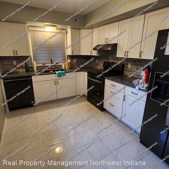 3 br, 1.5 bath House 7942 Monroe Ave House Rental in Munster, IN