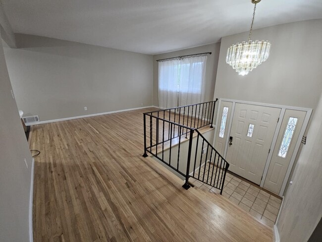 Living Room/Front Entrance - 103 Twinkle Ter