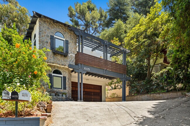 Foto del edificio - 10275 Oletha Ln