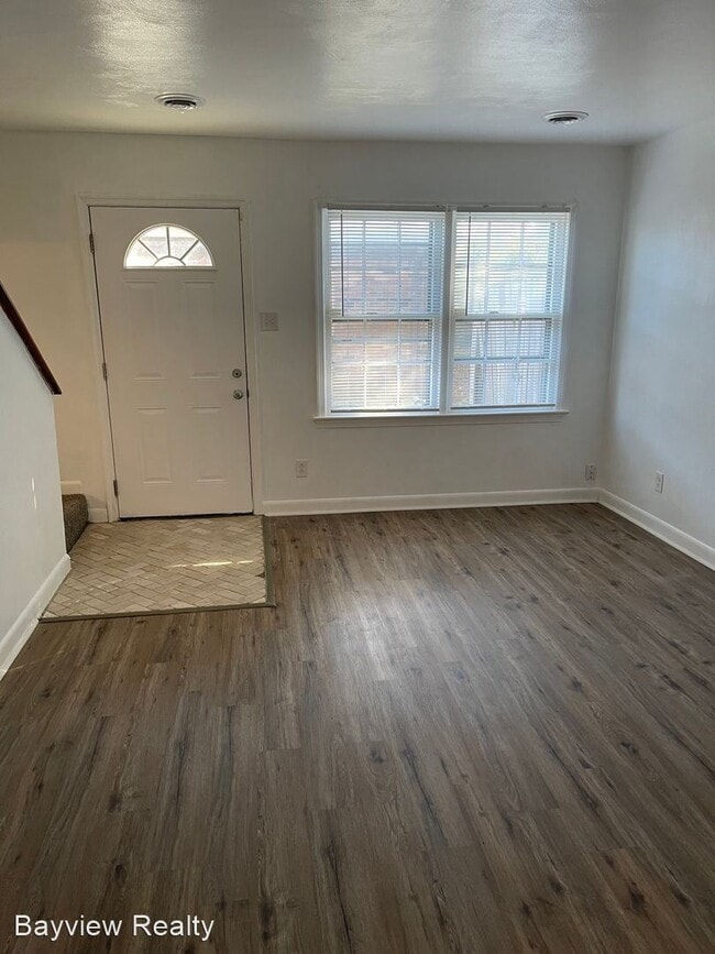 Building Photo - 3 br, 2 bath House - 1531-B Spruce Street