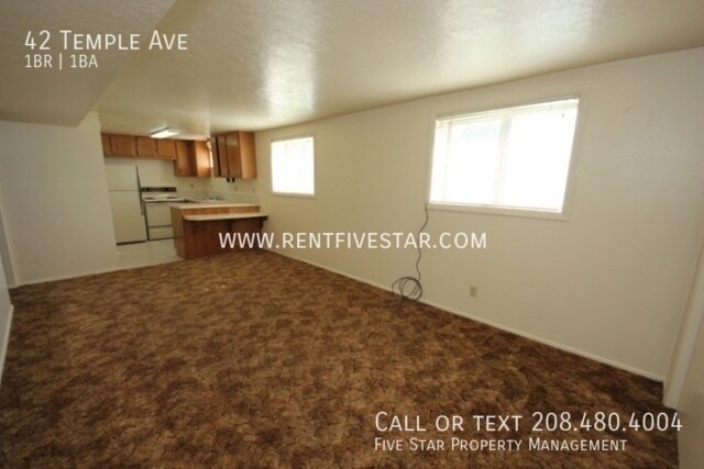 Building Photo - Charming 1 Bedroom Apartment Available in ...
