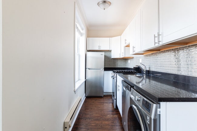 Foto del edificio - 923 W Waveland Ave