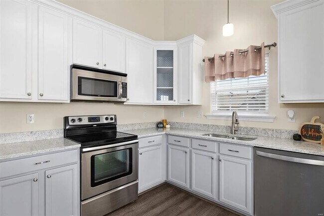 Building Photo - 1533 Piedmont Cir