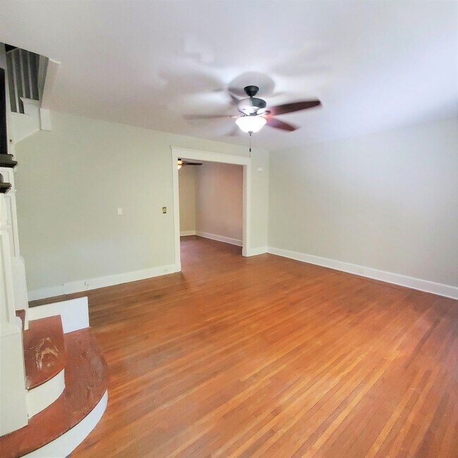 Foto del edificio - 3310 Gilman Terrace