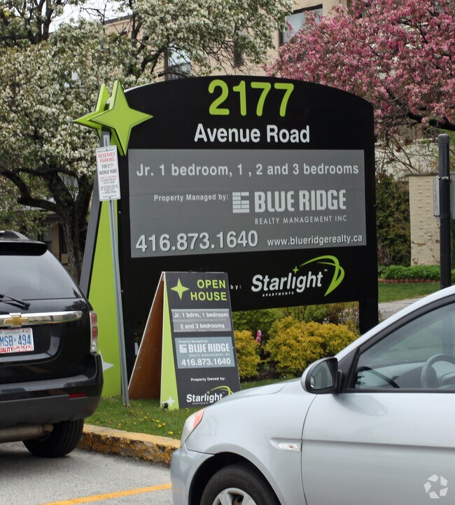 Photo du bâtiment - 166 Wilson Ave