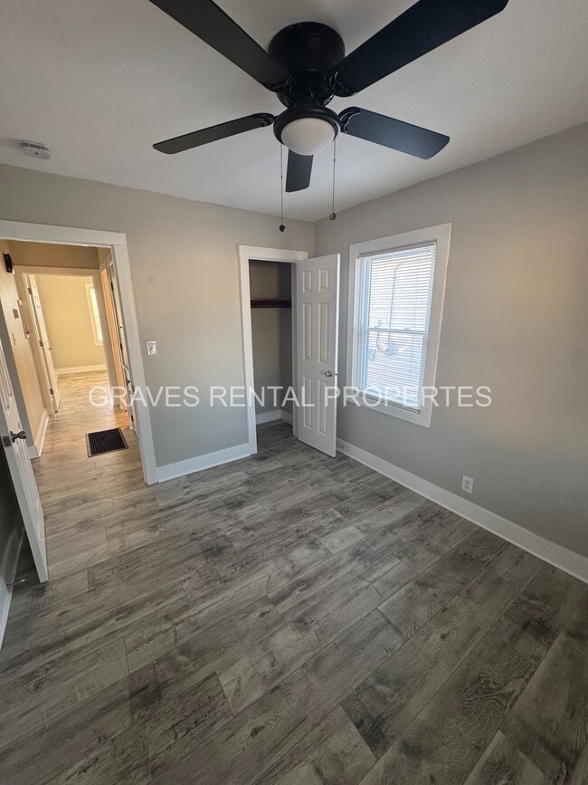 Foto del edificio - 1102 Oleanda Ave