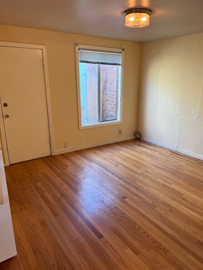 620 Buena Vista Ave Unit B, Alameda, CA 94501 Apartments in Alameda