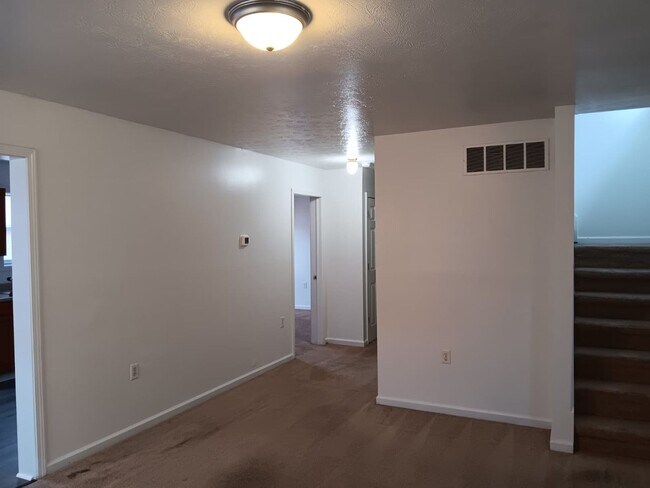 Building Photo - For Rent - Four-Bedroom Two-Bathroom Home Available NOW!