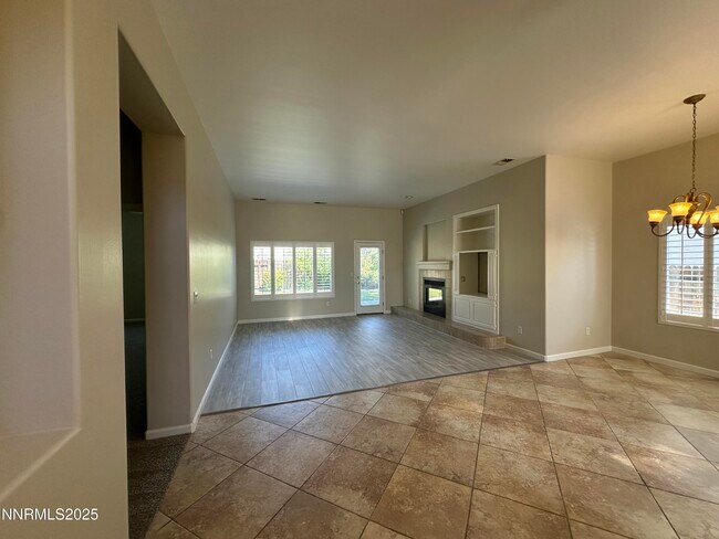 Foto del edificio - 10175 Coyote Creek Ct