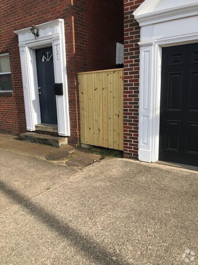 Historic Downtown Huntington Apartments for Rent with a Garage