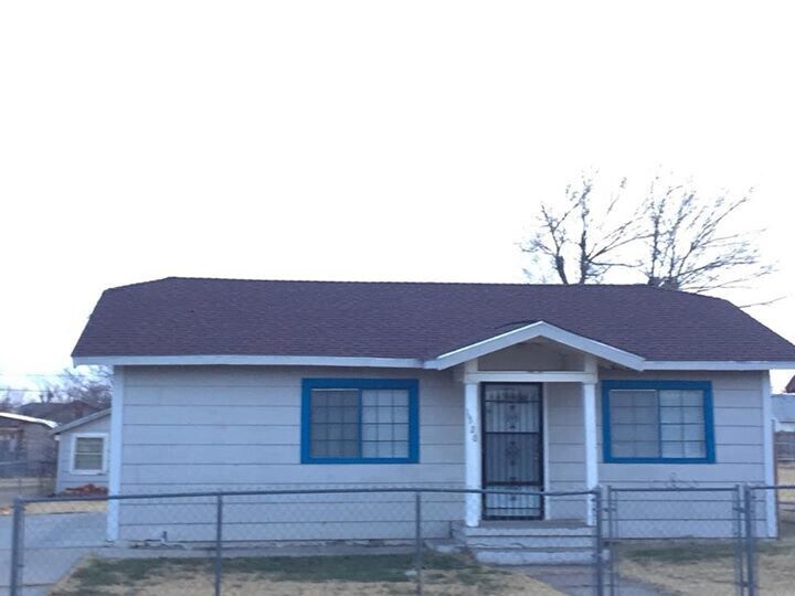 Primary Photo - 1520 SE 7th