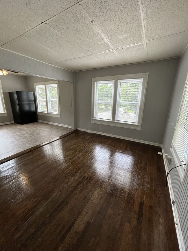 Building Photo - 201-203 W. Washington Triplex/Trailers