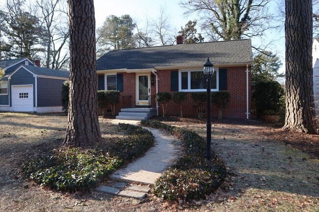Building Photo - 6407 Kensington Ave