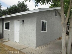 Building Photo - 852 N Davidson Ave