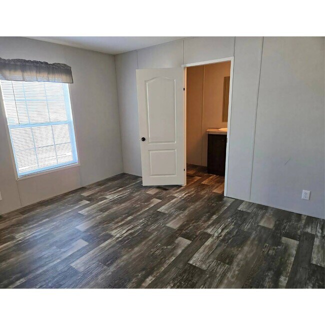 Foto del edificio - 1702 Hazel St