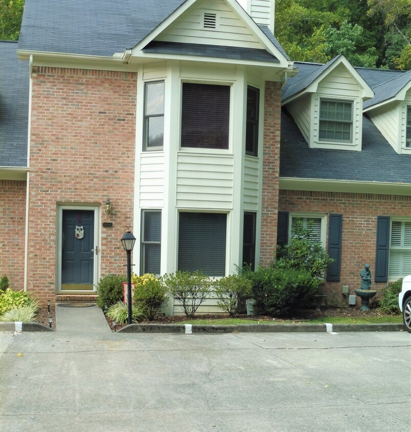 Primary Photo - 504 Ashley Oaks Pvt. Dr. Kingsport, TN 37663