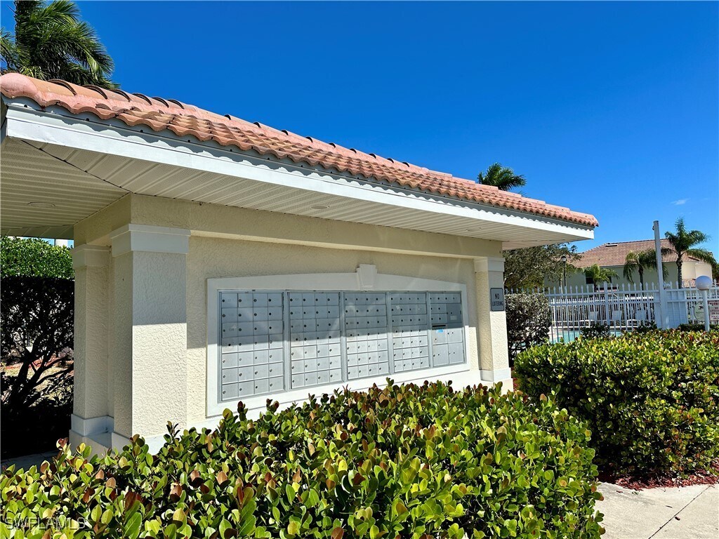 Foto del edificio - 912 Hampton Cir