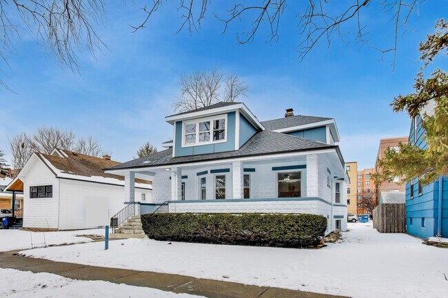 Foto del edificio - 1638 Oakwood Ave