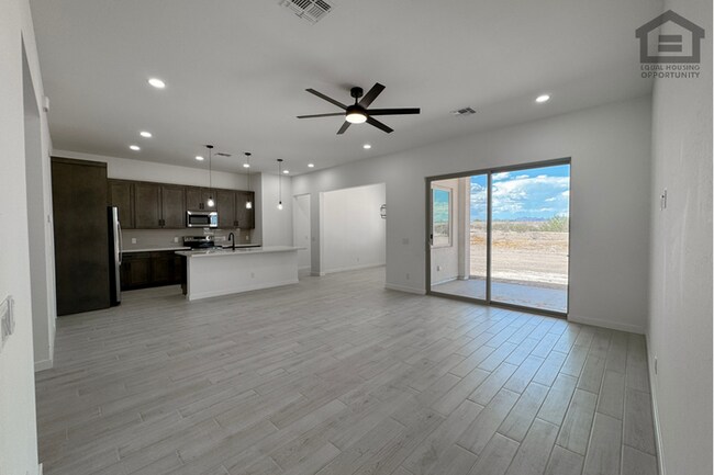 Foto del edificio - 3Bed/2Bath House in North Surprise! BRAND NEW! NEVER LIVED IN! 1 ACRE LOT!